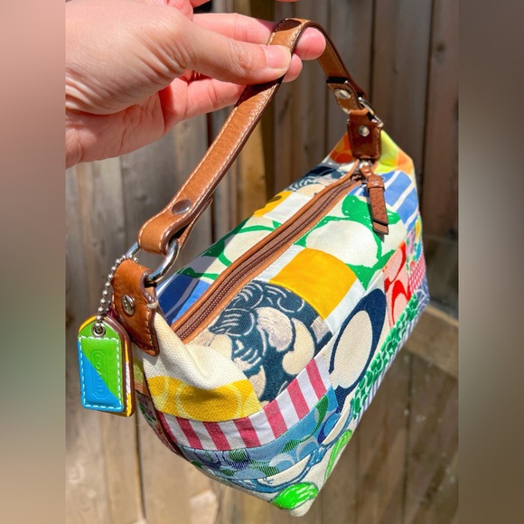 ❌SOLD FACEBOOK❌ 100% AUTHENTIC Y2K COACH HAMPTONS MULTICOLOR PATCHWORK PURSE 💐 - Picture 6 of 10